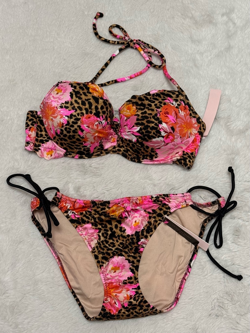 Leopard Floral Tie-Side Bikini Set in Pink with matching Towel - Picture 5 of 9